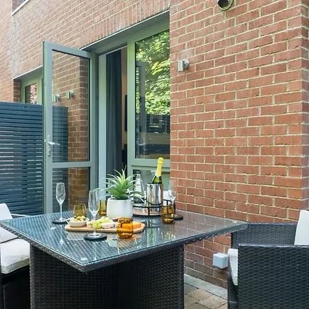 Springfield Thirteen Apartment *